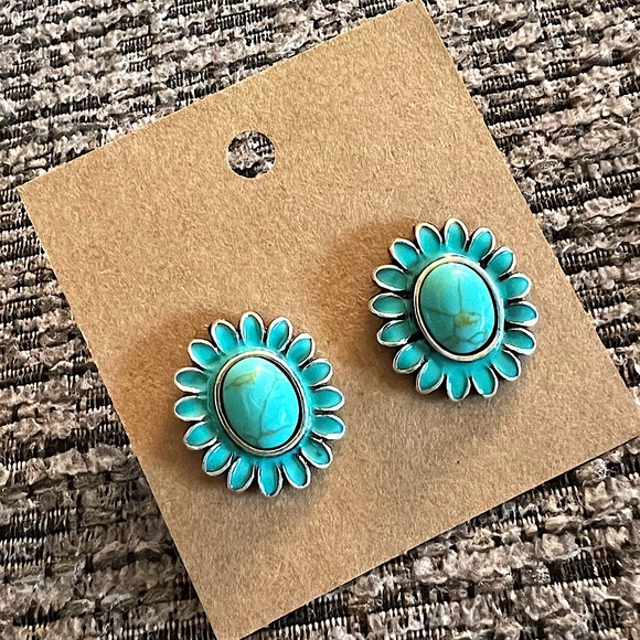 SOLD Turquoise Studs - Picture 1 of 2